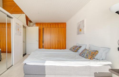Koillinen District Apartment | Helsinki, Private free parking, super easy to city centre and airport