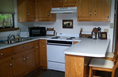 Blairsville Cabin | Helton Falls Lodge-Squirrels Nest cabin