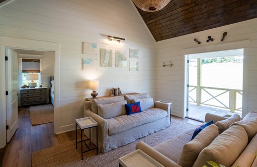 Dillard Cottage | Hemingway Cottage at Julep Farms