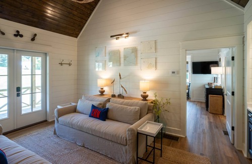 Dillard Cottage | Hemingway Cottage at Julep Farms