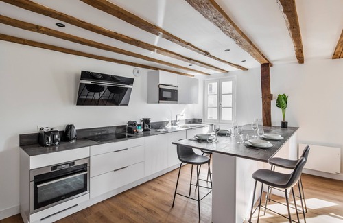 Dinan - Saint-Malo Apartment | Hemingway - Le 31bis - Apt avec charme de l'ancien