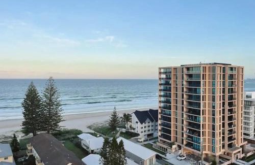 Palm Beach Apartment | Hemingway Palm Beach - Premium Oceanview Apartments by Burleigh Letting