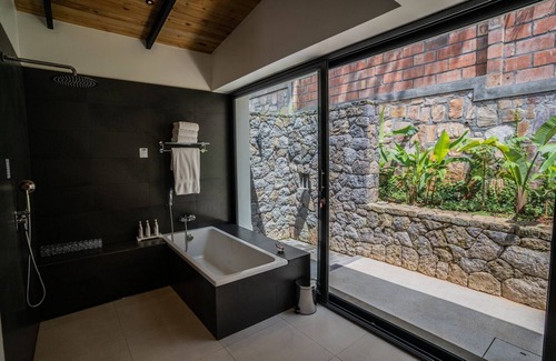 Kigali Hotel | Hemingways Retreat Kigali