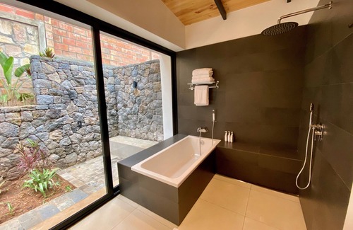 Kigali Hotel | Hemingways Retreat Kigali