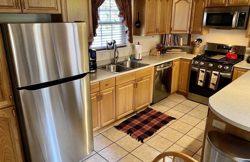 Maggie Valley Cabin | Hemlock Creek Hollow -700 Ft Cascading Creek, 2 Master Suites, close to BRP