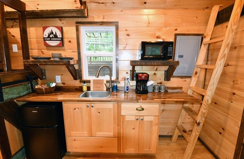 Clarkesville Cabin | Hemlock Tiny Home at Bleu Canoe Campground