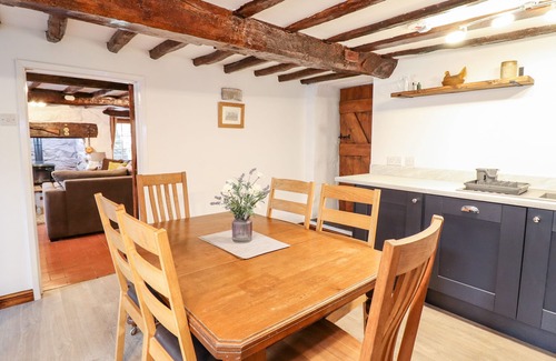 Llanfair Cottage | HEN ARGOED COTTAGE, pet friendly, with open fire in Llanfair