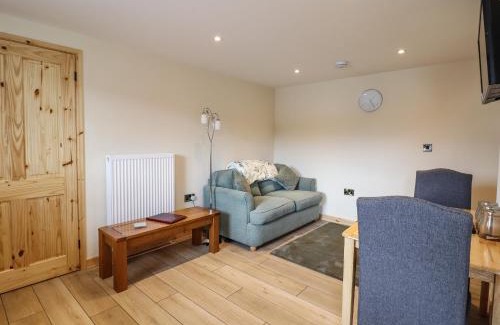 Llanwddyn House | Hen Blaid