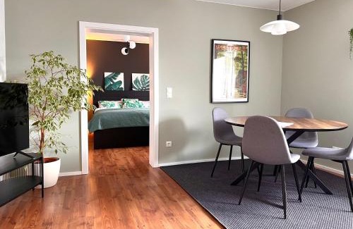 Kaiserslautern Apartment | Hen-Coop Inn Appartement mit zwei Schlafzimmern & Netflix