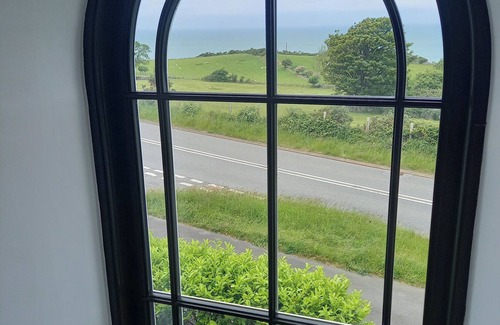 Gyrngoch House | HEN GAPEL SEION, pet friendly, character holiday cottage in Trefor