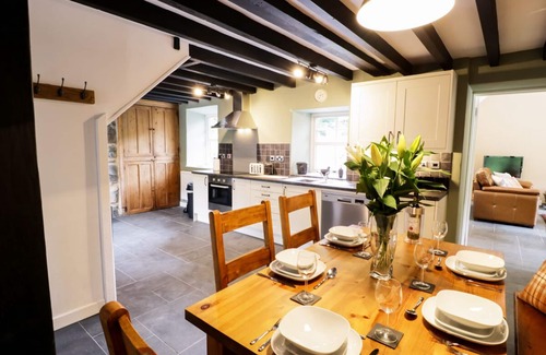 Dolgellau Cottage | HEN GELLIGEMLYN - THE ANNEXE, family friendly in Ganllwyd