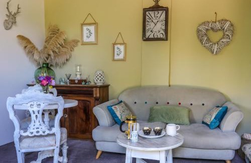 Cylch-Y-Garn House | Hen Gilfach Stable