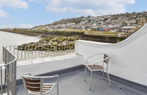 Newlyn House | Hen Joppa