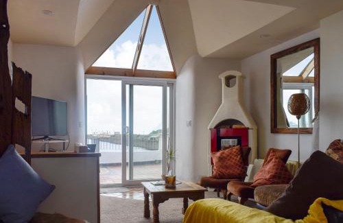 Newlyn House | Hen Joppa