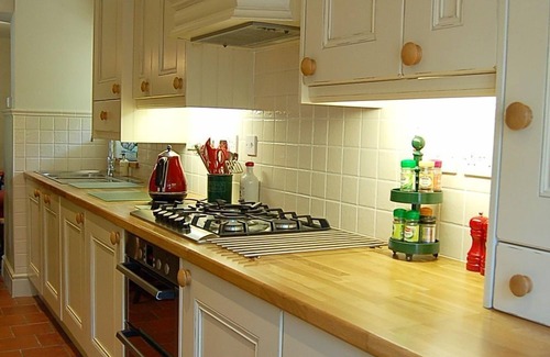 Talybont Cottage | Henborth Mawr Cottage in Talybont