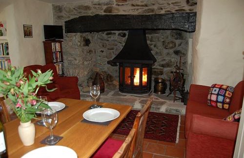 Talybont House | Henborth Mawr Cottage in Talybont