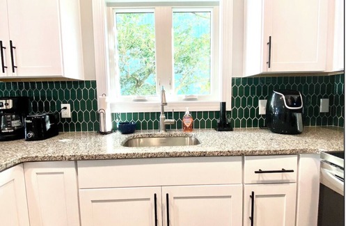 Wrightsville Beach Villa | Henderson Haven 4 BR/3 BA Villa, Steps to Beach
