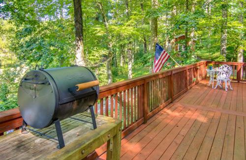 Hendersonville House | Hendersonville Cabin Near Hiking and Waterfalls!