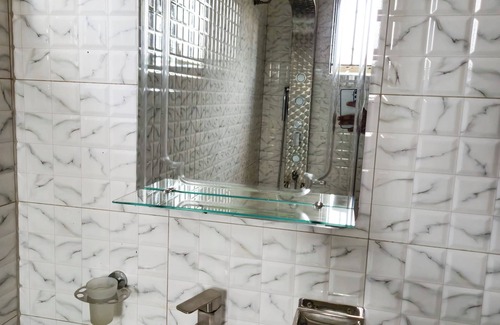 Entebbe Hotel | Hendo Hotel