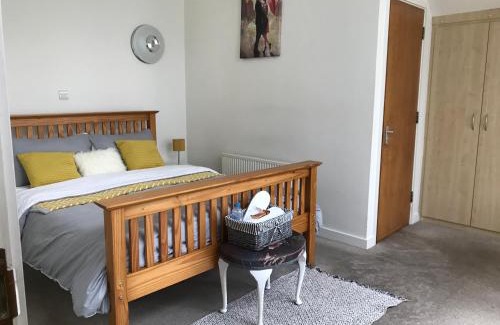 West Hendon House | Hendon Central, Private room ensuite