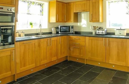 Llanynys Cottage | HENDRE, family friendly, with open fire in Ruthin