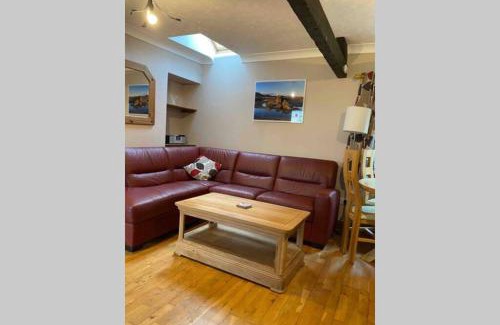 Talybont Apartment | Hendre Fechan Cottage, Nr Barmouth, Pets welcome, beautiful views.