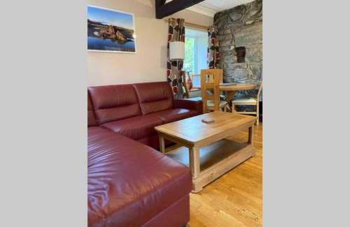 Talybont Apartment | Hendre Fechan Cottage, Nr Barmouth, Pets welcome, beautiful views.