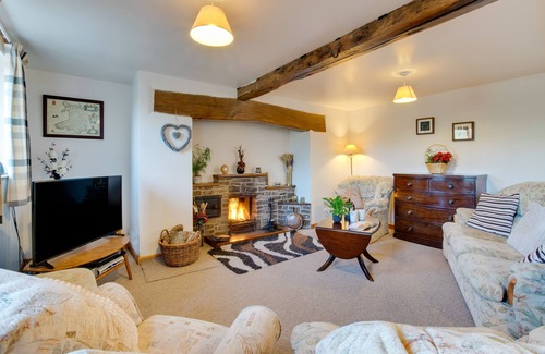 Aberhosan House | Hendre - Three Bedroom House, Sleeps 5
