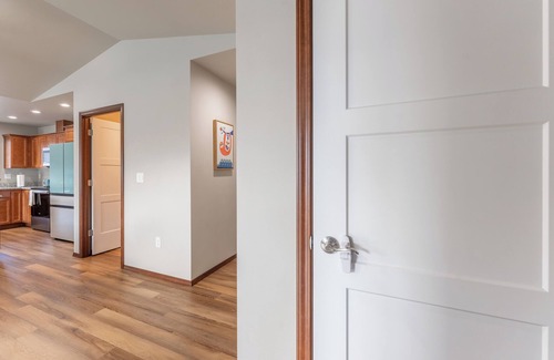Monitor House | Hendrix Hideaway on Rock Island Golf Course!
