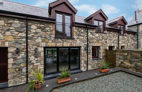 Bodorgan House | Hendy Marian - Four Bedroom House, Sleeps 8
