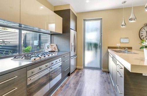 Henley Beach South House | Henley Beach - Your Luxury Home Away From Home
