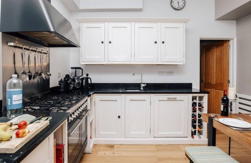 Henley Apartment | Henley Gardens - From 200 Per Night