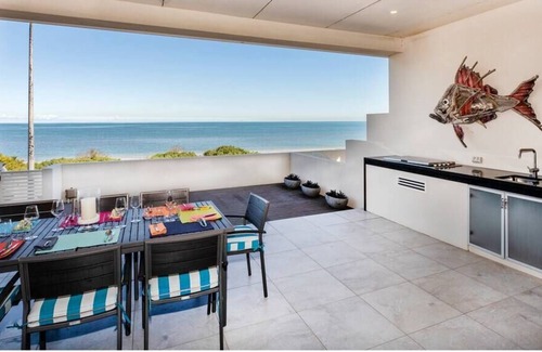 Henley Beach South House | HENLEY ON THE BEACH is prime luxury beachfront