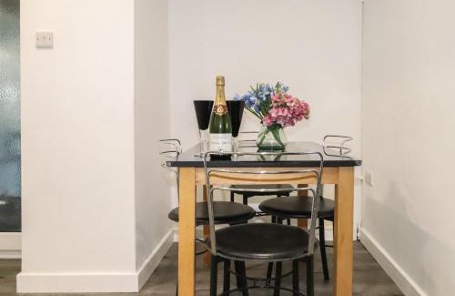 Harlech House | Henllys