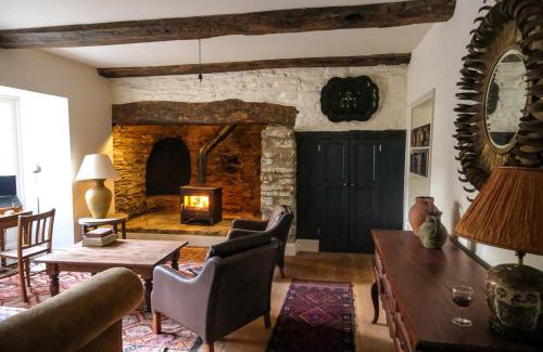 Felindre Farchog House | Henllys