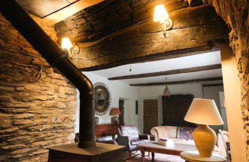 Felindre Farchog House | Henllys