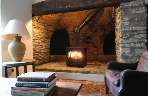 Felindre Farchog House | Henllys