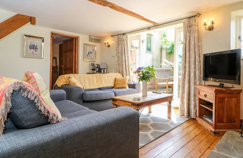 Moreton-in-Marsh Cottage | Henmarsh Cottage, MORETON-IN-MARSH