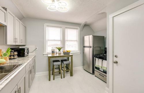 Old Brooklyn Apartment | Henninger Whole House V1