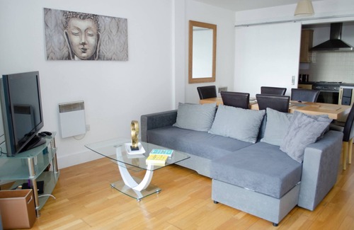 Chinatown Apartment | Henry Street - Apt 22