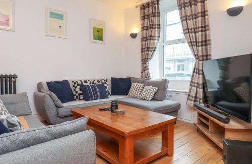 Porthmadog House | Heol Madog