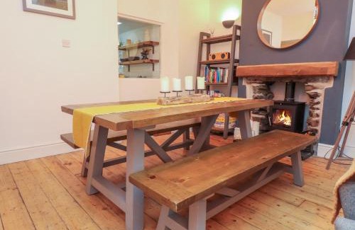 Porthmadog House | Heol Madog
