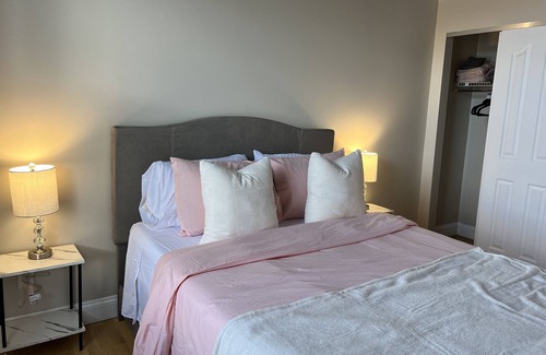 Ferguson Apartment | “Her Oasis”- Full loft, great location for girls trip downtown Ferguson