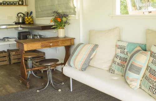Haumoana Cottage | Herb Cottage