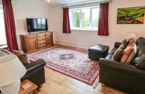 Low Catton Cottage | HERB COTTAGE, romantic, with a garden in York