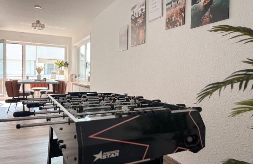 Neustadt Apartment | Herbst Deal -20 Prozent, Balkon mit Schwarzwaldblick, Hunde frei, Tischfußball, familienfreundlich