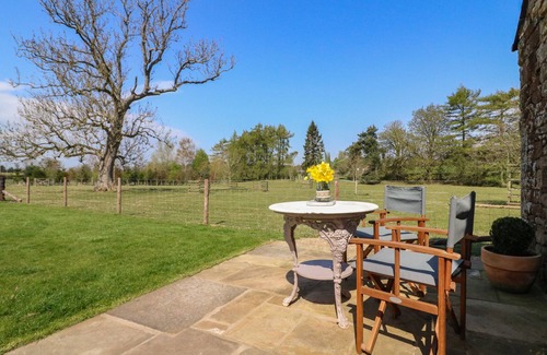 Appleby-in-Westmorland Cottage | HERDIE HIDEAWAY, pet friendly in Appleby-In-Westmorland