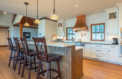 Black Mountain House | Here Comes the Sunset