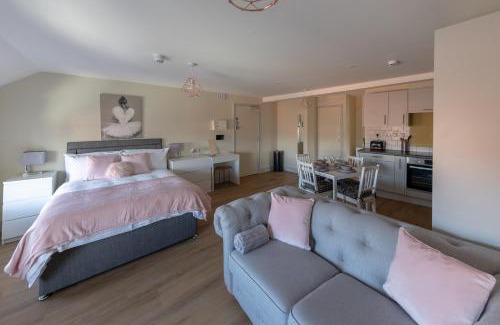 Hereford Apartment | Hereford City Centre - Apartment 9, Isabella House - Modern Apartment In The Heart of The City - Sleeps 4 Guests - Hosted by RENTMYHOUSE