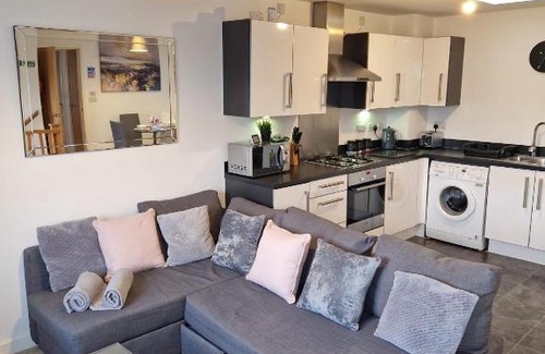 Hereford Apartment | Hereford - Robin Coach House - Located On City Outskirts In North Hereford - Modern 2 Bedroom Property With Parking - Suitable For Small Family, Couple Or Contractors - Hosted by RENTMYHOUSE